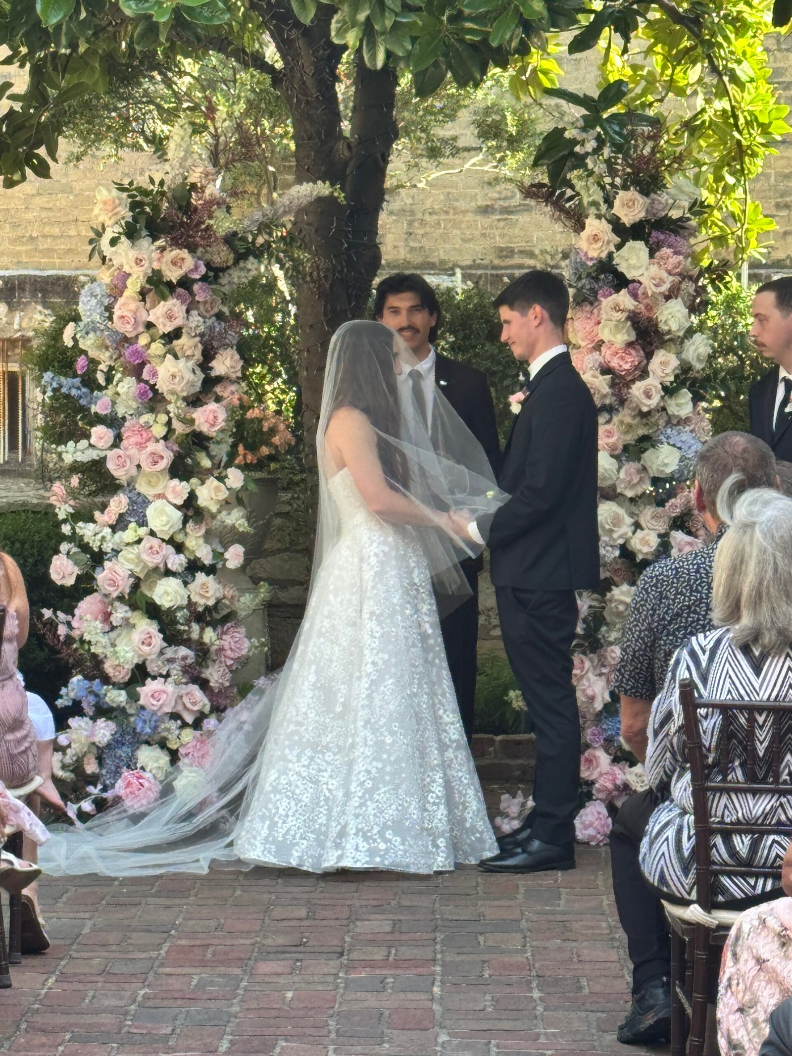 The Ultimate Chateau Bellevue Wedding Guide (2026): Photos, Planning Tips & FAQs
